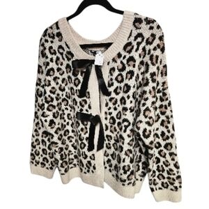 Chic Leopard Print Cardigan with Black Bow Details